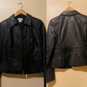Short leather jacket